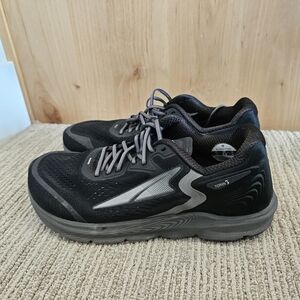 Altra Men's Black and Gray Athletic Shoes